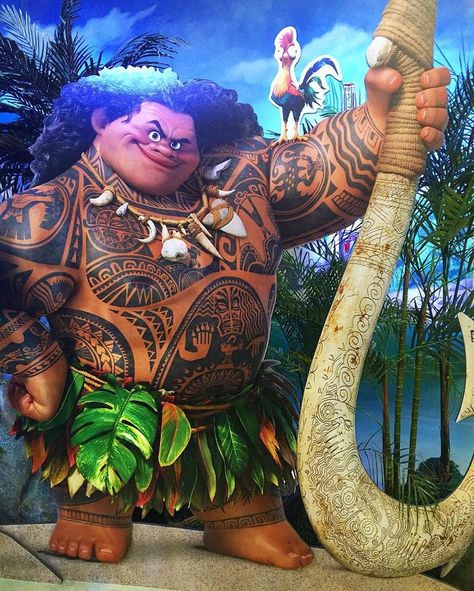 Meet demi-God Maui and Hei Hei the rooster from Disney's #moana Moana Printables, Maui Disney, Moana Gif, Moana Wallpaper, Moana 2016, Maui Moana, Moana Movie, Disney Princess Moana, Princess Moana