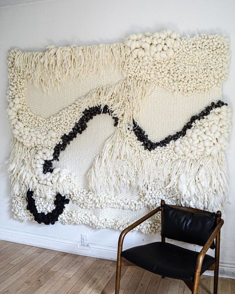 Camille McMurry (@broadwick_fibers) • Instagram photos and videos Simpul Makrame, Weaving Tapestry, Colorful Textiles, Contemporary Textiles, Modern Macrame, Wall Sculpture Art, Woven Wall Hanging, Tapestry Wall, Contemporary Artwork