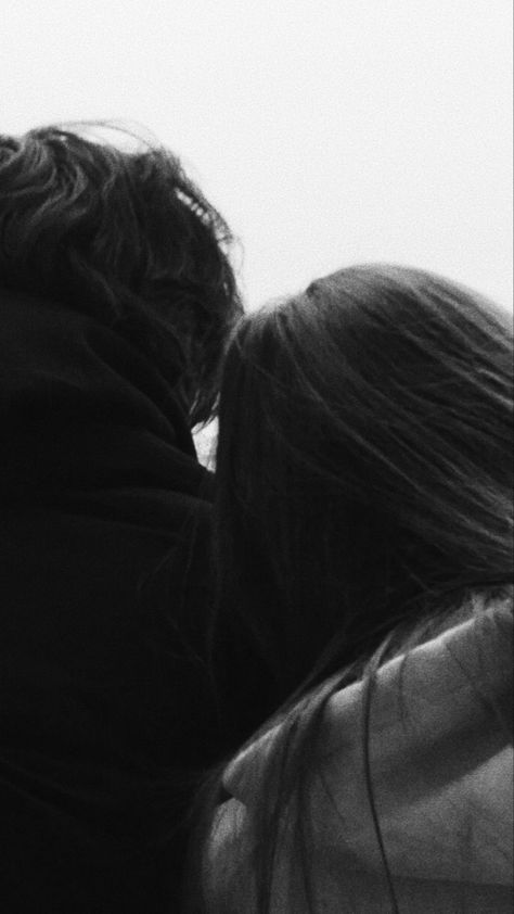 Couples Hidden Face Pics, Martial Arts Women, Face Aesthetic, Emotional Photography, Couple Goals Teenagers, Boyfriend Photos, Beautiful Love Pictures, Photo Love, Relationship Goals Pictures