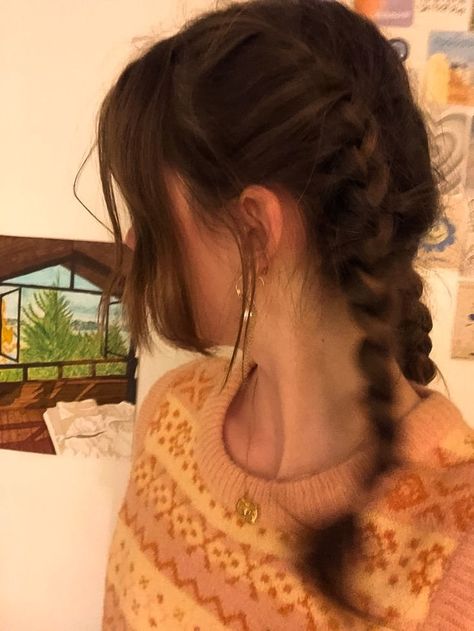 Willow Hale, Hairstyles 2024, Bad Reputation, Messy Buns, Hair Stylies, Mia 3, Penteado Cabelo Curto, Look Here, Character Aesthetic