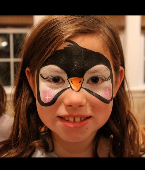 Pingouin Animal Face Paintings, Pregnant Belly Painting, Christmas Face Painting, Penguin Design, Festival Face, Face Painting Easy, Design For Christmas, Face Paint Makeup, Kids Face Paint