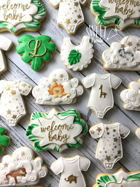 Safari Baby Shower Cookies Jungle Baby Shower Cookies Green and Gold Cookies Tropisk Fest, Safari Baby Shower Boy, Safari Cookies, Jungle Thema, Baby Shower Safari Theme, Boy Baby Shower Ideas, Tropical Baby Shower, Jungle Baby Shower Theme