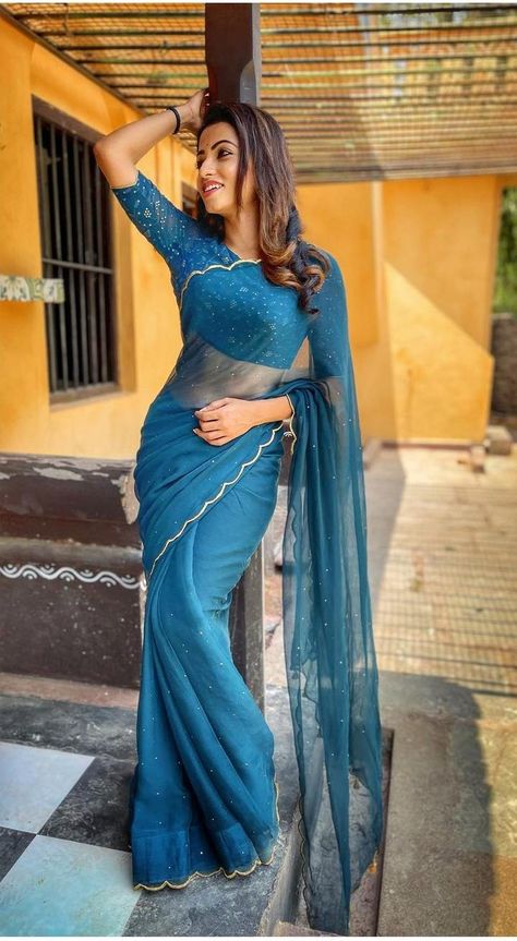 Navya Swamy in azure blue saree by Salma Azad Navya Swamy, Chikankari Blouse, Study In College, Jimin Ff, Indian Love, Sarees For Girls, Fancy Sarees Party Wear, Set Saree, Saree Poses