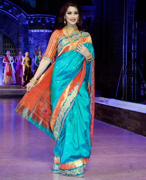 Sonali Bendre walks the ramp for Make in India's Maharashtra Textile Day Sonali Bendre Saree, Sonali Bendre, Make In India, India Textiles, Paithani Saree, Silk Saree Kanchipuram, Anita Dongre, Indian Silk Sarees, Saree Blouse Patterns