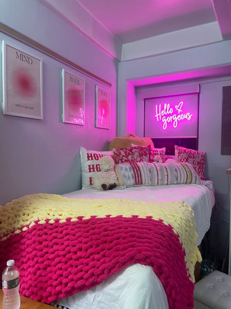 Dorm Room Ideas Neon Sign, Dorm Decor Colorful, Pink And Silver Dorm Room Ideas, Dorm Decorations Pink, Single Dorm Room Ideas Pink, Pink Theme Dorm Room, Hot Pink Dorm Room Aesthetic, Party Dorm Room, Girly College Dorm Room Ideas