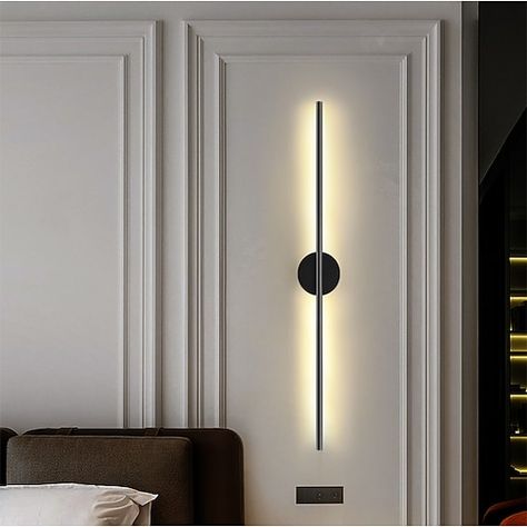 Wall Lighting In Living Room, Feature Wall Light, Bedroom Side Lights, Modern Wall Sconces Living Room, Ambient Lighting Living Room, Wall Lights Indoor, Salon Simple, Black Sconces, Interior Wall Lights