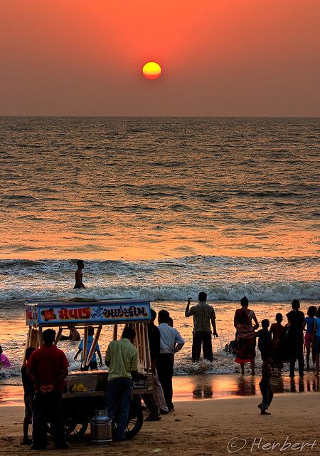 Juhu Beach sunset in Mumbai... so beautiful. Takes my breath away... Mumbai Beach Aesthetic, Juhu Beach Mumbai Snapchat, Mumbai Beach, Juhu Beach Mumbai Photography, Mumbai Sunset, Juhu Beach Mumbai, Mumbai India Travel, Mumbai Sunrise, Mumbai Tour