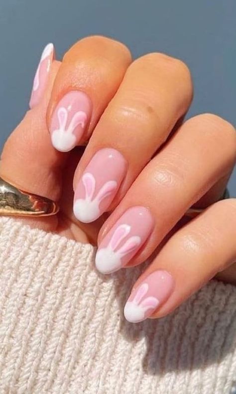 easter nail design: bunnies Cute Almond Nails, Easter Nail, Bunny Nails, Easter Nail Designs, Easter Nail Art, Almond Nails Designs, Easter Nails, Oval Nails, Classy Nails