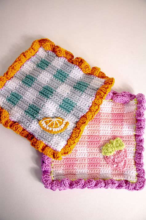 Gingham Grove Dishcloths - I Like Crochet Gingham Coaster Crochet, Gingham Crochet, Crochet Pot Holders Free Pattern, Coaster Crochet, Crochet Pot, Dishcloth Crochet Pattern, Crochet Dishcloth, Knit Ideas, Dishcloth Pattern