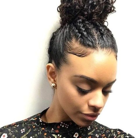 Give the bun a break with any of NaturallyCurly's 25 fantastic easy-to-do updos! Updos For Curly Hair, Updo Cabello Natural, Simple Updos, Black Hair Bun, Curly Hair Photos, Curly Updo, Braided Bun Hairstyles, Cute Curly Hairstyles, Curly Hair Updo