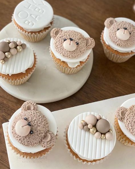 Cupcake Teddy Bear, We Can Bearly Wait Cupcakes, Teddy Bear Cupcakes Ideas, Cupcake Gender Reveal Ideas, Bear Cupcakes Ideas, Bear Baby Shower Cupcakes, Oh Baby Cupcakes, Teddy Bear Baby Shower Cupcakes, Neutral Baby Shower Cupcakes