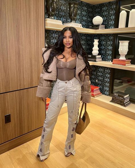 Shein Brown Outfits, Night Out Winter Outfit Club, Brown Going Out Outfits, Winter Club Fits, Winter Birthday Fits, Cold Club Outfit Night, Winter Baddie Outfits Going Out, Brown Outfits For Black Women, Date Night Outfit Black Woman