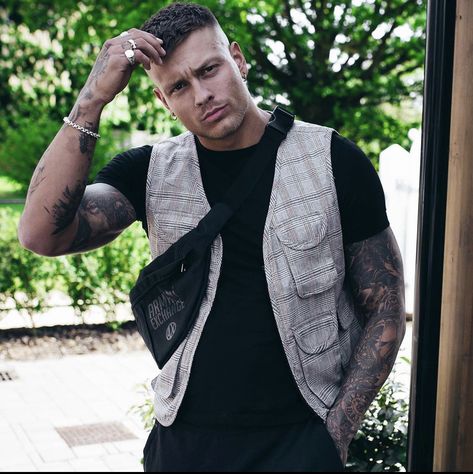 Alex Bowen, Dope Style, Men With Street Style, Outfit Grid, Ootd Men, Dope Fashion, Daily Look, Style Guides, Thinking Of You