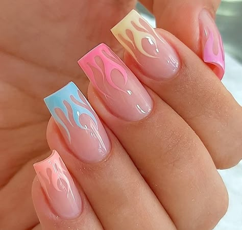 Multicolour Nails, Normal Nails, Ny Nails, Daisy Nail Art, Natural Acrylic Nails, Colourful Nails, Pastel Nails Designs, Blue Acrylic Nails, Daisy Nails