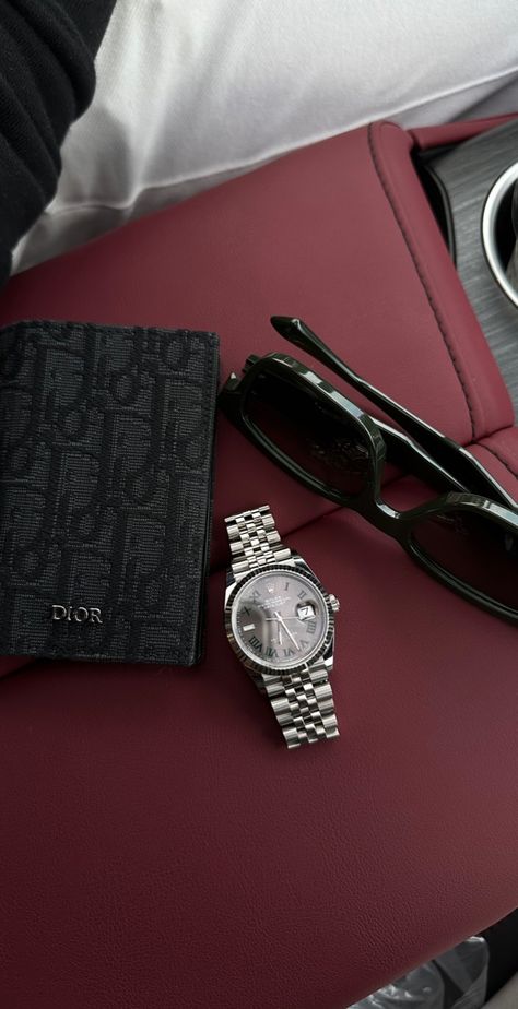 Luxury Lifestyle Rich Life, Wealthy Lifestyle Luxury, Mens Luxury Lifestyle, Wealthy Lifestyle, Luxury Lifestyle Fashion, Luxury Lifestyle Dreams, Billfold Wallet, Luxury Aesthetic, Cool Outfits For Men