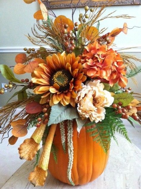 30+ Best Fall & Halloween season home decoration DIY Ideas - Hike n Dip Thanksgiving Floral Arrangements, Thanksgiving Floral, Pumpkin Arrangements, Fall Flower Arrangements, Fall Floral Arrangements, Deco Nature, Diy Arrangements, Pumpkin Flower, Wedding Themes Fall