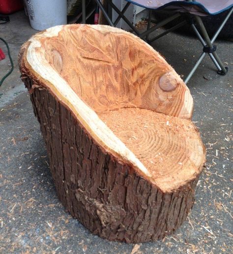 Add warmth to your home with these rustic log decor ideas | The Owner-Builder Network Log Chairs, Log Decor, Log Projects, Owner Builder, Rustic Log Furniture, Don Pedro, Tree Furniture, Woodworking For Kids, Log Furniture