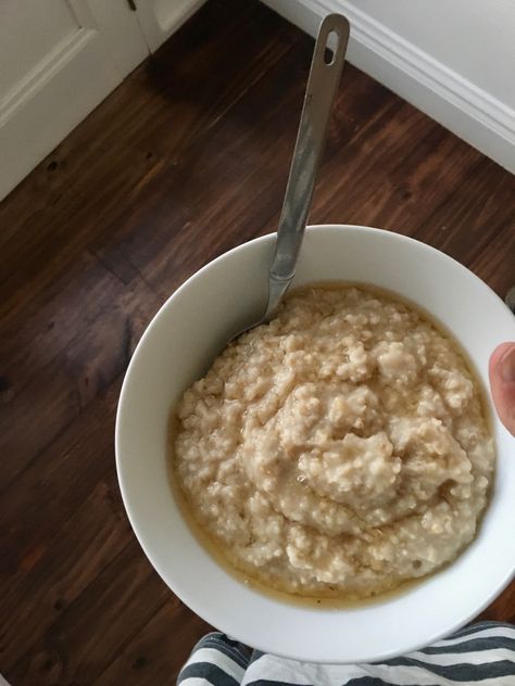 Oatmeal Aesthetic, Nancy Meyers, Heart Food, Small Meals, Food Inspo, Autumn 2024, I Want To Eat, Breakfast Bowls, Cozy Winter