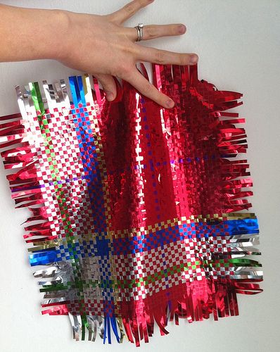 Weaving With Different Materials, Plastic Textiles, Plastic Weaving, Weaving Fashion, Weaving Fabric, Textiles Projects, Paper Weaving, Textiles Techniques, Textile Texture