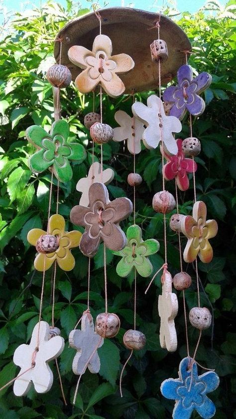 Diy Keramik, Wind Chimes Craft, Kids Clay, Air Dry Clay Projects, Diy Wind Chimes, Clay Crafts Air Dry, Garden Pottery, Hand Built Pottery, Pottery Crafts