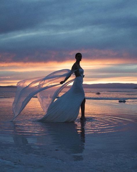 Cara Mia on Instagram: "Blue hour magic with @_jennayork 〰️ Edited with @caramiapresets (mostly the Prism Pack)" Blue Hour Beach Photoshoot, Blue Hour Photoshoot, Photoshoot Theme, Blue Hour Photography, Car Shoot, Beach Photo Session, Foto Inspo, Magic Hour, Summer Mood