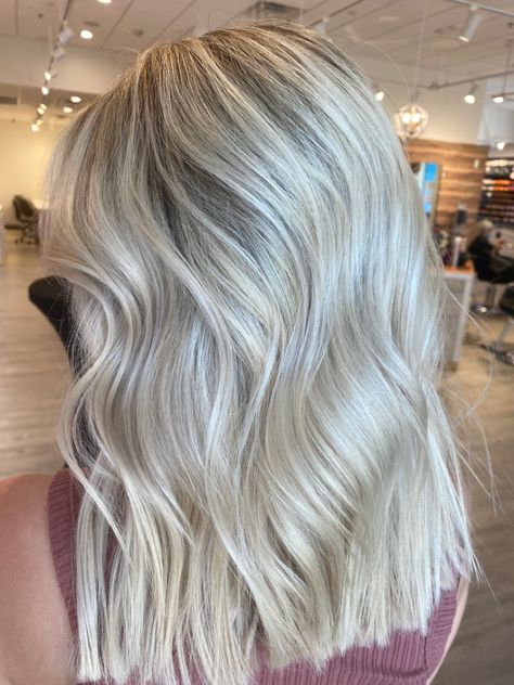 Blonde Babylights, Blonde Ideas, Lob Cut, Hair Goal, Pearl Blonde, Hair Pics, Hair Color Options, Dimensional Blonde, Cool Blonde