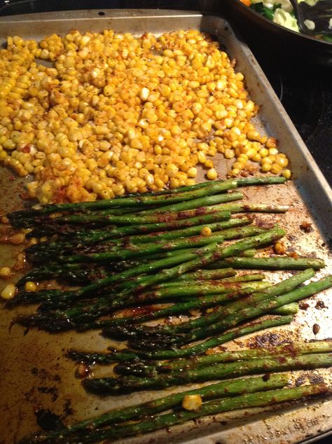 Roasted Corn and Asparagus Vegetarian Steak, Sheet Pan Suppers, Baked Corn, Roasted Corn, Healthy Recipies, Roasted Asparagus, Quesadillas, Tortillas, Vegetable Sides