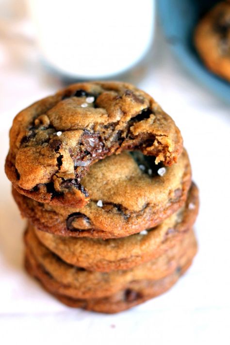 Nutella Stuffed Brown Butter + Sea Salt Chocolate Chip Cookies Sea Salt Chocolate Chip Cookies, Salt Chocolate Chip Cookies, Salted Chocolate Chip Cookies, Sea Salt Chocolate, Slow Cooker Desserts, Nutella Recipes, Homemade Food, Eat Dessert, Brown Butter