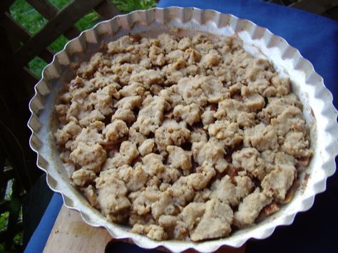 Traditional Apple Pie, Apple Desserts Easy, Pie Easy, Kinds Of Pie, Cinnamon Nuts, Apple Pie Recipe, Holiday Menus, Thanksgiving Food, Easiest Apples