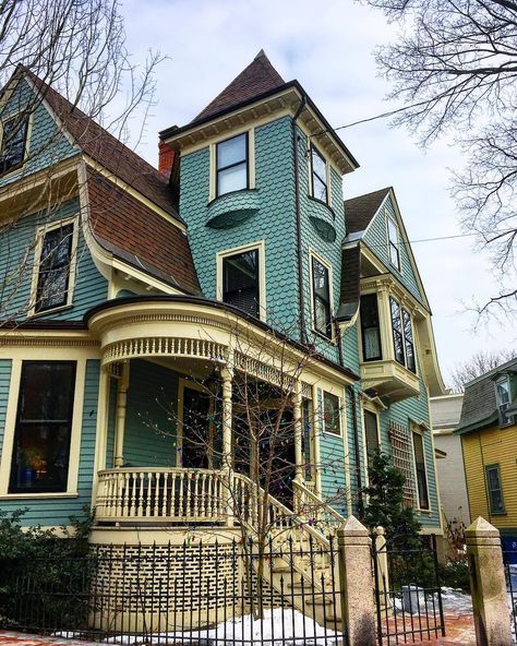 Maine_Architecture on Instagram: “Over the next few days I’ll be showing off pictures of Portland’s West End. Some of the homes remind me of those in San Francisco. This…” Portland Maine, West End, Portland, Victorian Homes, New England, Maine, San Francisco, Most Beautiful, Dream House