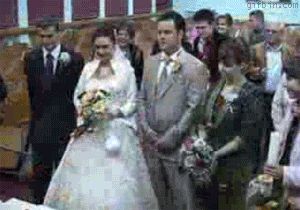 25 Wedding Fail GIFs - Gallery Drunk Wedding, Wedding Fail, Drunk Humor, Epic Fail, In Gif, Sergio Perez, Epic Fails, Wedding Videos, Wedding Humor