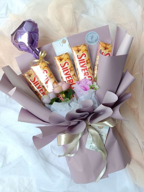 Pretty Flower Bouquet, Desain Buklet, Kue Ulang Tahun, Pretty Flower, Pretty Flowers, A Flower, Flowers Bouquet, Snacks, Birthday