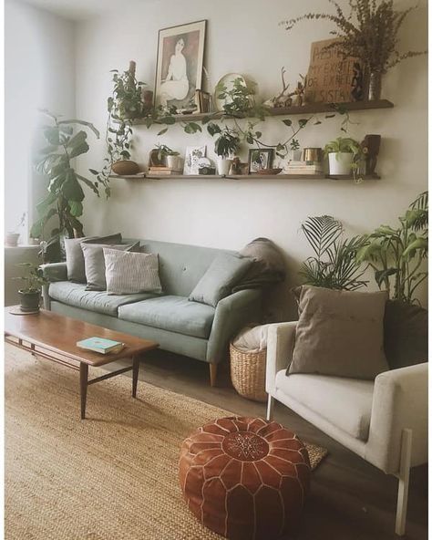 Above Couch Decor, Home Gel Nails, White Walls Living Room, Wall Shelves Living Room, Floating Shelves Living Room, Shelf Decor Living Room, Home Decor Wallpaper, Shelves Ideas, Living Room Plants