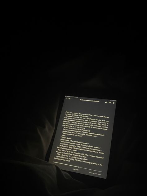 E Books Aesthetic, Reading Nonfiction Aesthetic, Ipad Kindle Aesthetic, Reading Ipad Aesthetic, Reading Dark Aesthetic, Late Night Reading Aesthetic, Ipad Reading Aesthetic, Ipad Reading, Kindle Aesthetic