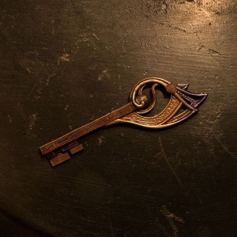 Locke And Key All Keys, Locke And Key Keys, Locke & Key, Locke And Key Aesthetic, Lock Drawing, Key Aesthetic, Locke And Key, Netflix Adaptation, Magical Key