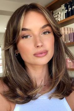 Bangs With Medium Hair, Haircuts For Medium Hair, Haircuts Straight Hair, Penteado Cabelo Curto, Trending Haircuts, Cut My Hair, Hair Inspo Color, Medium Hair Cuts, Curtain Bangs