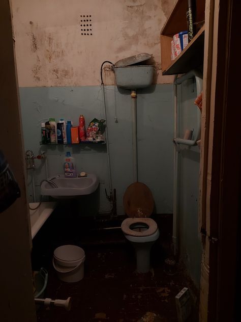 Gross Bathroom Aesthetic, Crackhouse Aesthetic, Broke Apartment, Trashed Room, Poor House Aesthetic, Trashy House, Grimy Bathroom, Grungy Bathroom, Messy Apartment Aesthetic