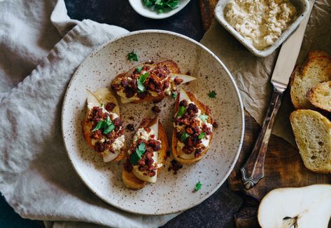 "Chorizo" & Pear Crostini — Abbot's Butcher Pear Crostini, Fiber Veggies, High Fiber Veggies, Tofu Ricotta, How To Cook Chorizo, Sliced Pears, No Dairy, Food Intolerance, Vegan Appetizers