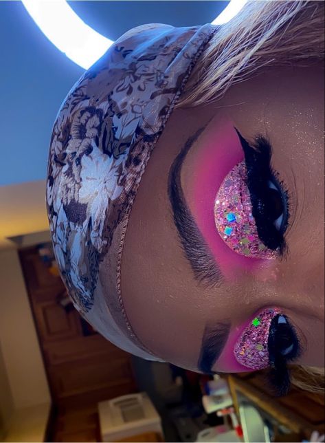 Sliver Makeup, Birthday Makeup Looks, Face Beat Makeup, Glitter Makeup Looks, Learn Makeup, Retro Makeup, Makeup For Black Skin, Birthday Makeup, Swag Makeup