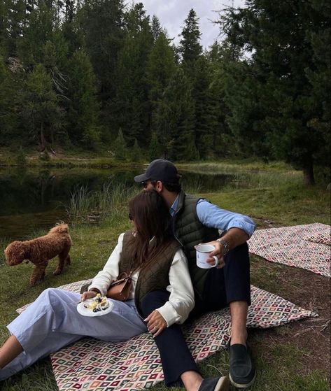 Camping With Boyfriend Aesthetic, Picnic Couple Aesthetic, Picnic With Boyfriend, Eloise Eden, Tobias Rhodes, Mood Couple, Devney Perry, Manifesting Life, Love Dp