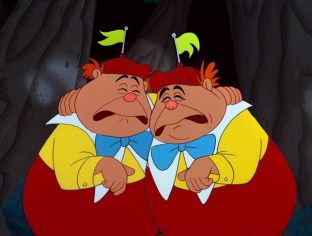 Tweedle Dee Tweedle Dum, Disney Moments, Tweedle Dum, Wonderland Artwork, Alice In Wonderland 1951, Alice In Wonderland Aesthetic, Tweedle Dee, Disney Version, Movies Disney