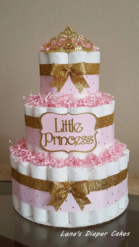 Diaper Cake Girl, Princess Diaper Cakes, Girl Baby Shower Centerpieces, Girl Shower Themes, Cake Girl, Baby Shower Crafts, Baby Shower Diaper Cake, Baby Diaper Cake