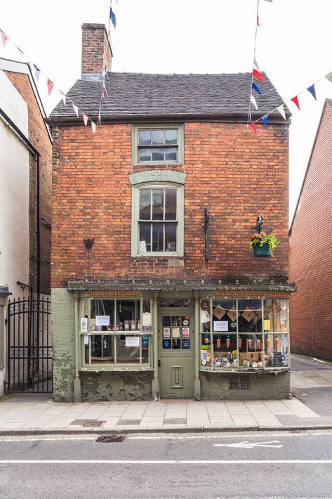 British Village, Victorian Street, Urban Pictures, Aesthetic Architecture, Simple Building, Building Aesthetic, Building Photography, Building Front, Building Illustration