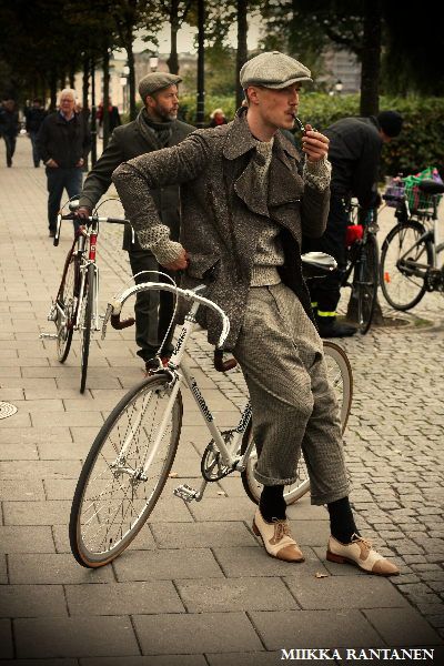 Tweed Outfits, 20’s Fashion, Tweed Ride, Bicycle Chic, Gentleman Lifestyle, Tweed Run, Urban Bike, Gents Fashion, I Want To Ride My Bicycle