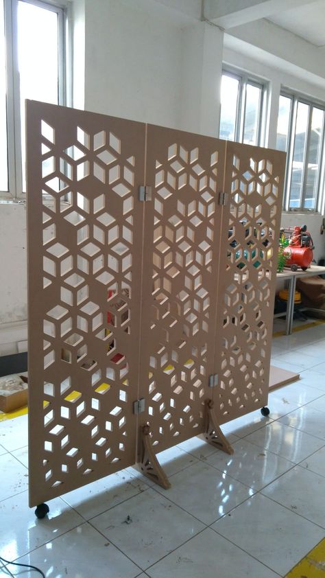 Mdf Partition, Wood Partition, Folding Partition, Cnc Designs, Wooden Partitions, Front Door Design Wood, Router Projects, Grill Door Design, Cnc Furniture