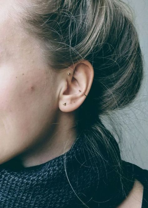 vsco @miakath ; pinterest @miakreid ; insta @miakreid Ear Piercing For Women, Piercing Face, Bodysuit Tattoos, Constellation Piercings, Ear Piercings Chart, Piercing Chart, Piercing Conch, Forward Helix Piercing, Septum Piercings