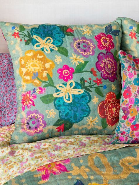 Natural Life Bedding, Earthy Purple, Hippy Bed Comforter, Mexican Style Home, Colorful Flower Pillow, Scary Alien, Boho Bedding Sets, Bright Floral Duvet Cover, Bright Mexican Pillows