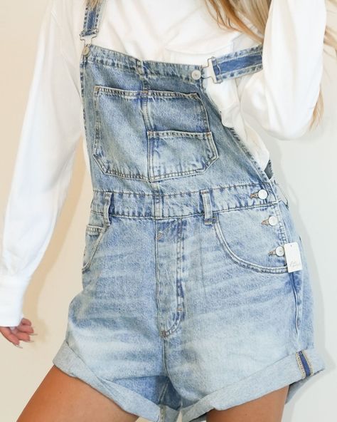 the @freepeople ziggy shortalls are back🫶🏼 shop now bellachic.ca🤍 Ziggy Shortalls, Ziggy Overalls, Overalls Fit, Moose Jaw, Smaller Hips, Follow Your Heart, Boutique Accessories, Color Code, Outdoor Fun