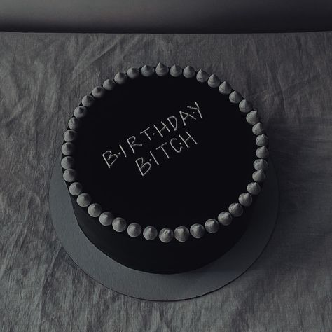 Rich Cake Design, Dark Cakes Aesthetic, Dark Aesthetic Birthday Theme, Happy Birthday Dark Aesthetic, Cake Dark Aesthetic, Dark Cake Aesthetic, Birthday Cake Dark Aesthetic, Birthday Dark Aesthetic, Black Birthday Cake Aesthetic