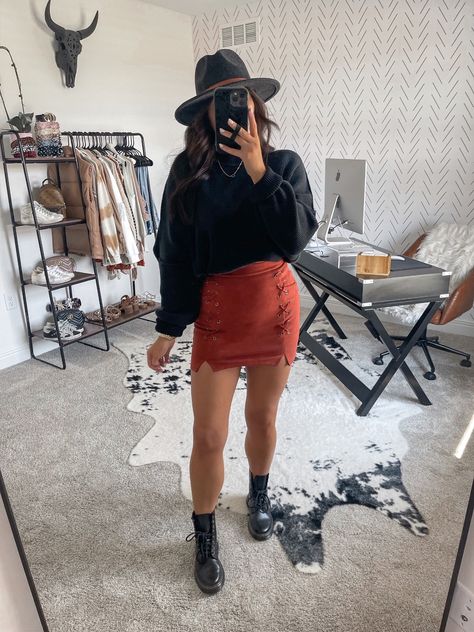 Skirt With Boots Outfit Summer, Courderoy Skirt Outfit Fall, Boujee Fall Outfits, Plus Size Skirt Outfits Fall, Skirt With Doc Martens, Suede Skirt Outfit Fall, Meghan Sisco, Skirt And Sweater Outfit, Doc Martens Outfit Fall